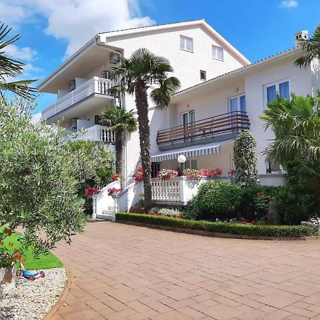 Guest House Katarina Malinska Luaran gambar