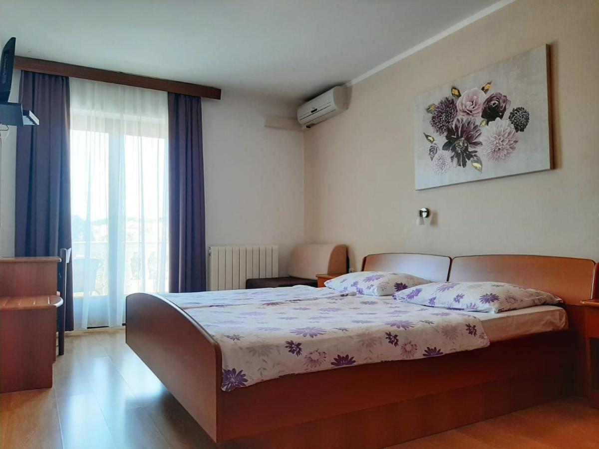 Guest House Katarina Malinska Luaran gambar