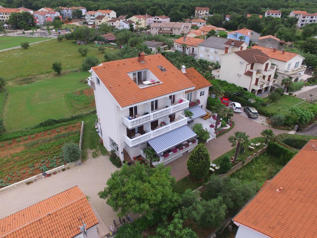 Guest House Katarina Malinska Luaran gambar