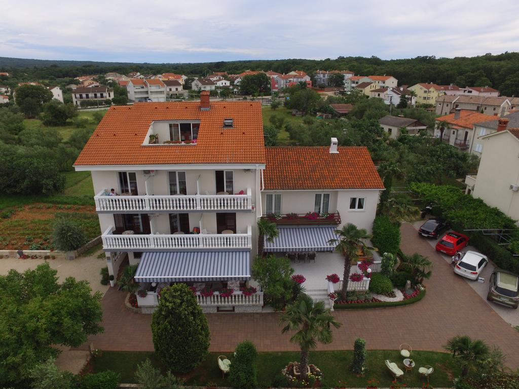 Guest House Katarina Malinska Luaran gambar